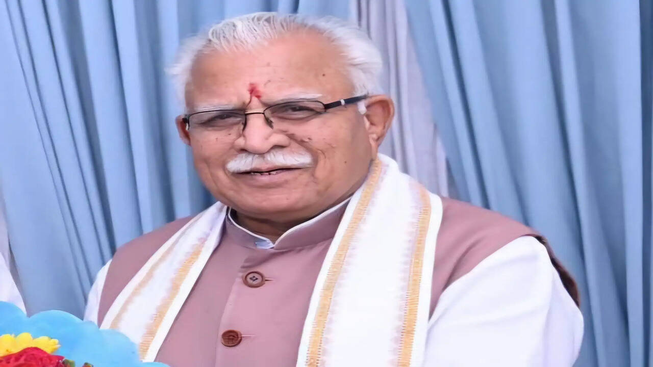 केंद्रीय मंत्री मनोहर लाल ने किया डॉ. मंगलसेन की प्रतिमा का प्रतिस्थापन  बोले- राजनीतिक क्षेत्र में मर्यादाएं कायम कीं