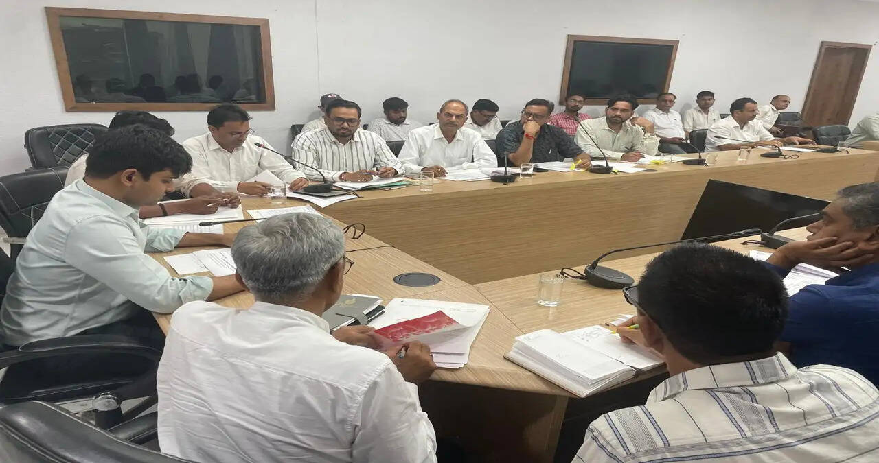 सिरसा में सेवा संकल्प अभियान की तैयारियां तेज, एडीसी अर्पित संगल ने अधिकारियों के साथ की बैठक
