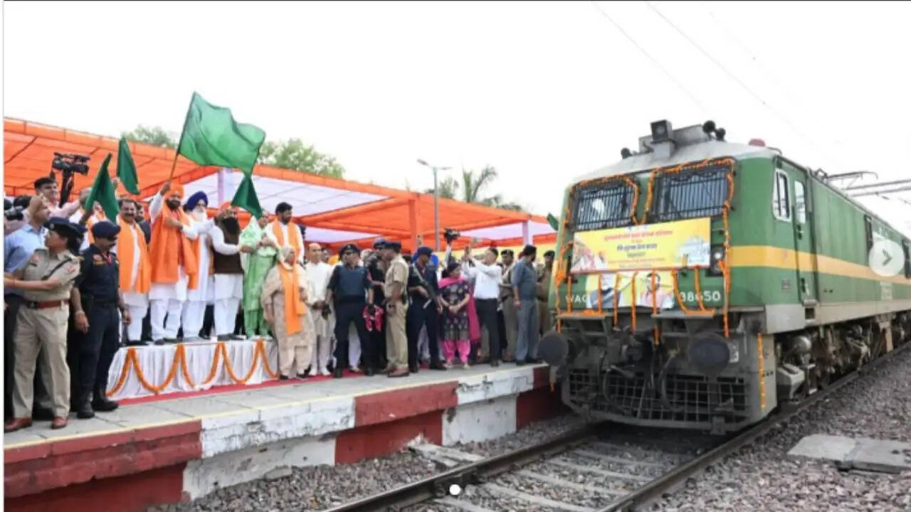 मुख्यमंत्री तीर्थ यात्रा योजना - तख्त सचखंड श्री हजूर साहिब नांदेड़ की निःशुल्क यात्रा का आज अंतिम दिन, वरिष्ठ नागरिक सरल पोर्टल पर करवाएं पंजीकरण