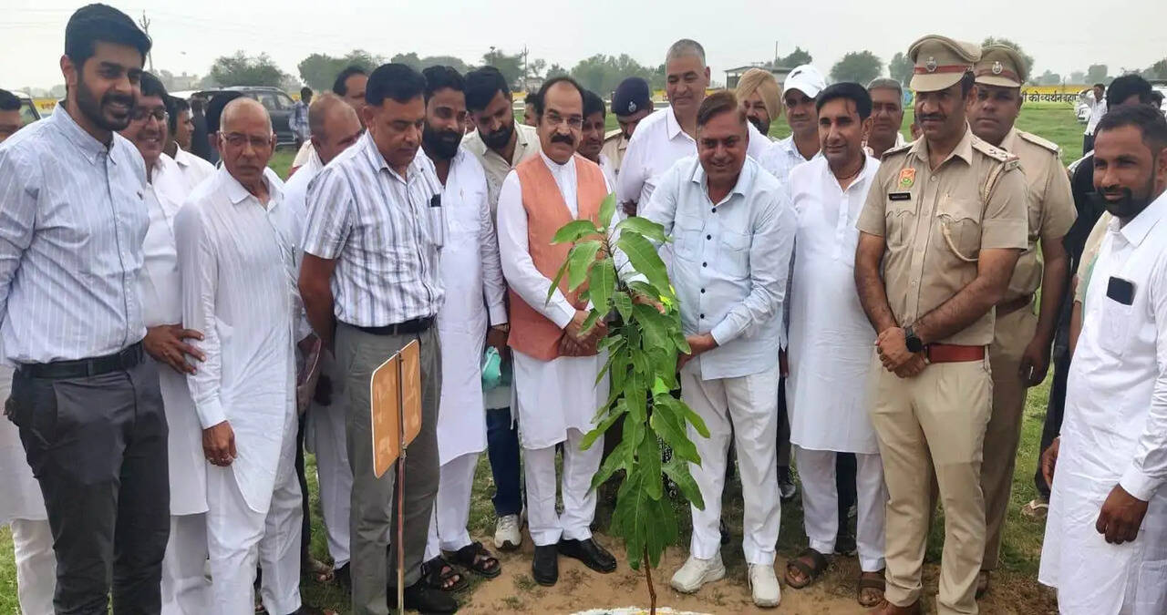 Sirsa News: पर्यावरण संरक्षण के लिए सरकार लगातार प्रयासरत: चेयरमैन वेदपाल एडवोकेट