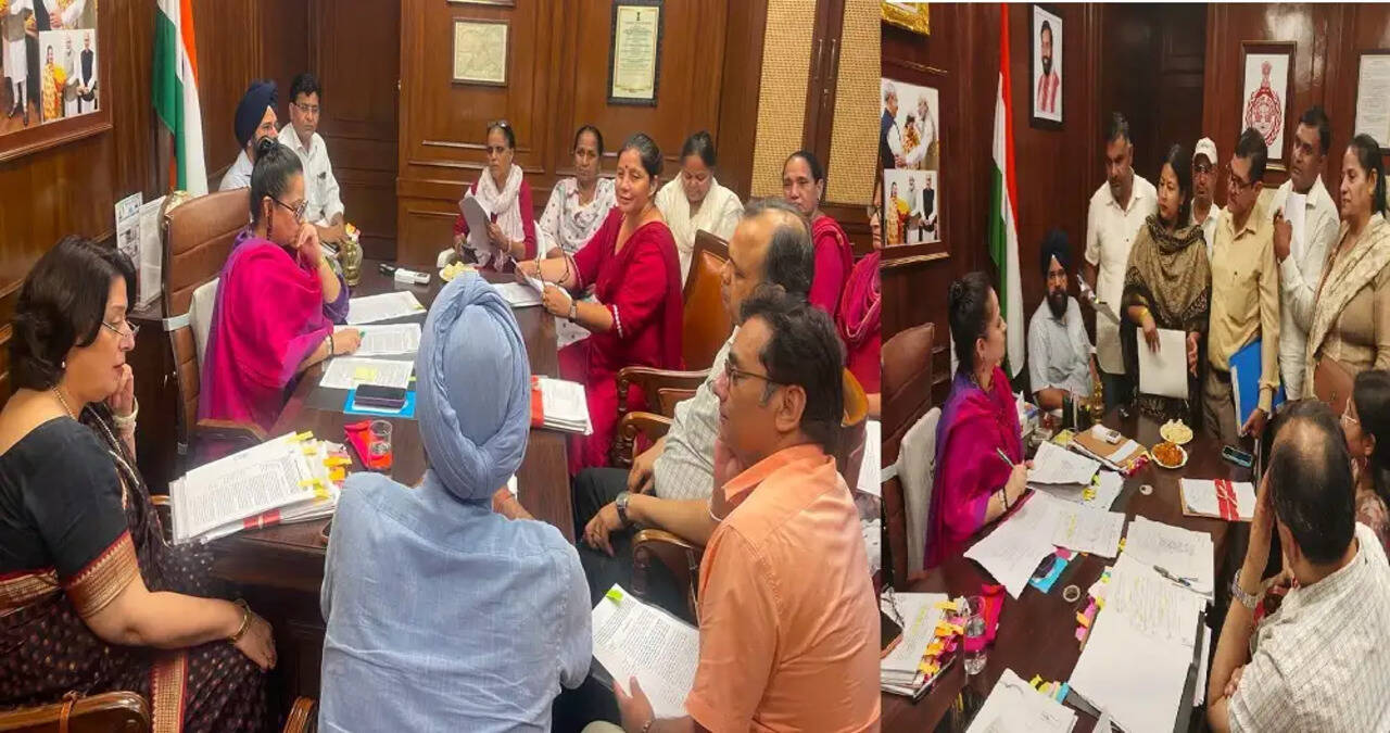 स्वास्थ्य मंत्री आरती सिंह राव ने स्वास्थ्य पर्यवेक्षकों और आशा वर्कर यूनियन प्रतिनिधियों के साथ की बैठक