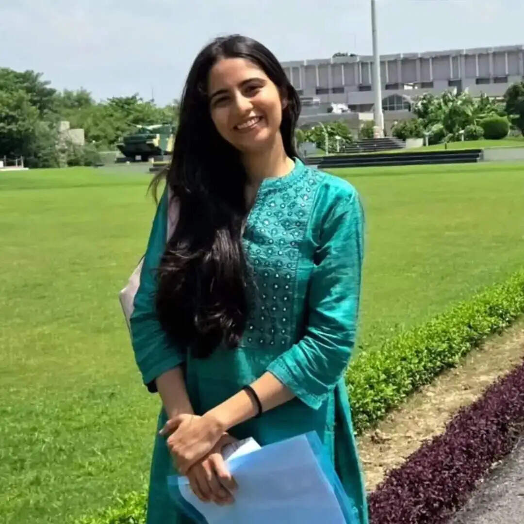 IAS Riya saini Motivational Inspirational Story