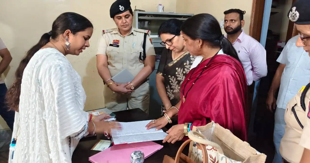 महिला सुरक्षा और अधिकारों को लेकर आयोग पूरी तरह सजग : मीना परमार