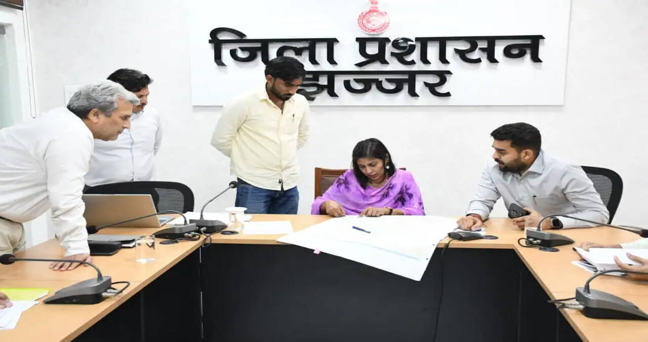 &nbsp;ड्रेन्स में केमिकल युक्त और गंदा पानी छोड़ा तो होगी सख्त कार्रवाई :डीसी