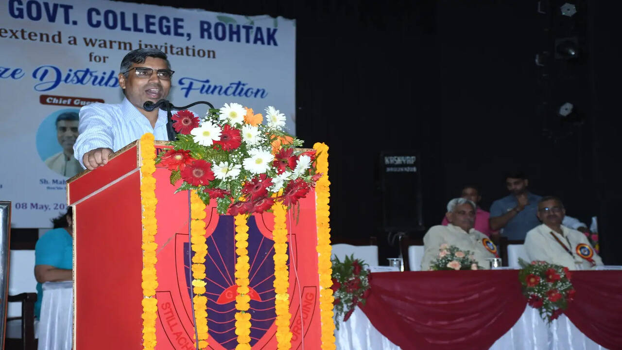 शिक्षा केवल डिग्री प्राप्त करने का माध्यम नहीं,&nbsp;बल्कि व्यक्तित्व निर्माण और राष्ट्र निर्माण की है आधारशिला - शिक्षा मंत्री&nbsp;महीपाल&nbsp;ढांडा