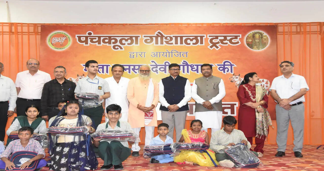 *K.M. Pandurang attends 13th Anniversary of Panchkula Gaushala Trust and 3rd Anniversary of &lsquo;Kalam Express&rsquo; as Chief Guest*