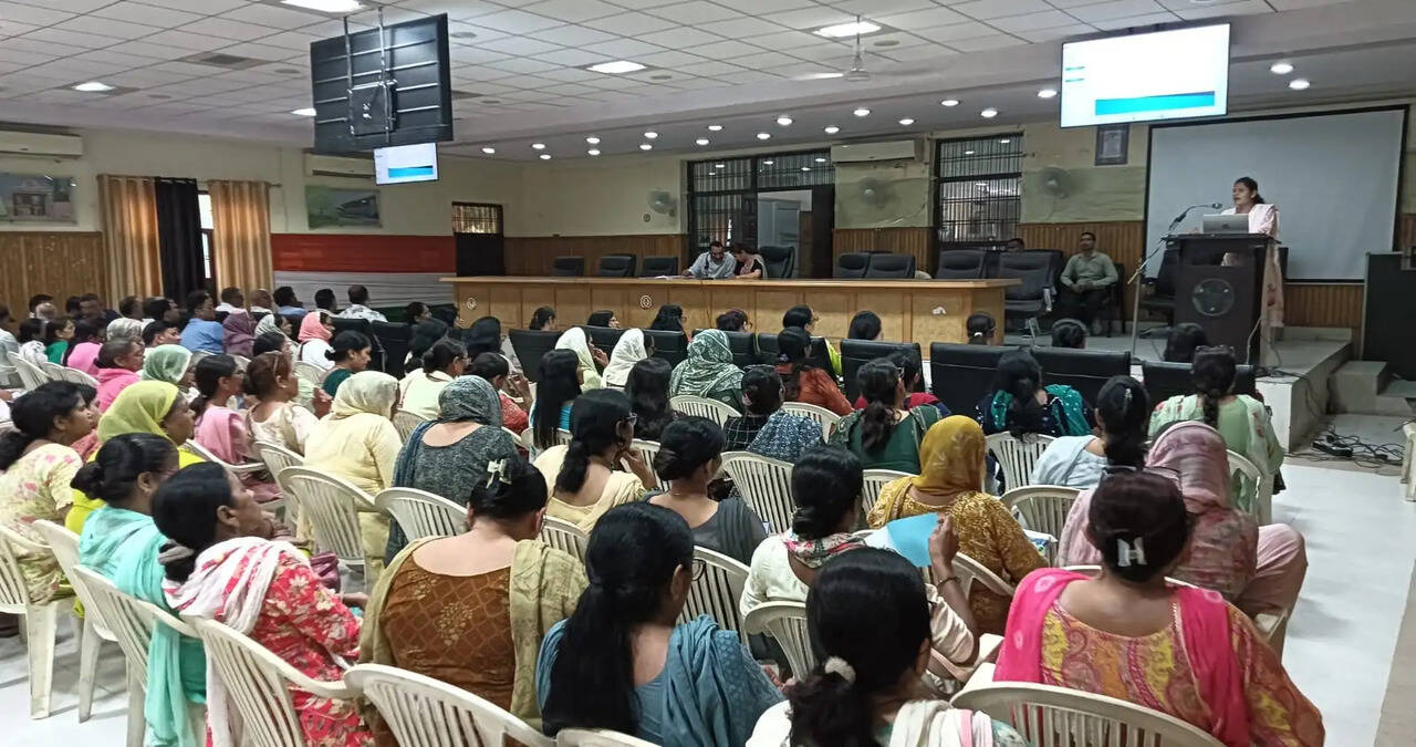 विशेष गहन पुनरीक्षण-2026 के तहत बीएलओ एवं सुपरवाइजरों को दिया गया प्रशिक्षण