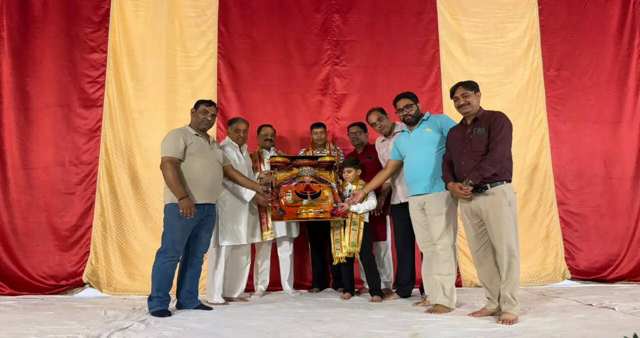 श्री विष्णु क्लब की रामलीला का छठा दिन: भरत का विलाप और 'राम-भरत मिलाप' के भावुक दृश्यों ने नम की दर्शकों की आँखें