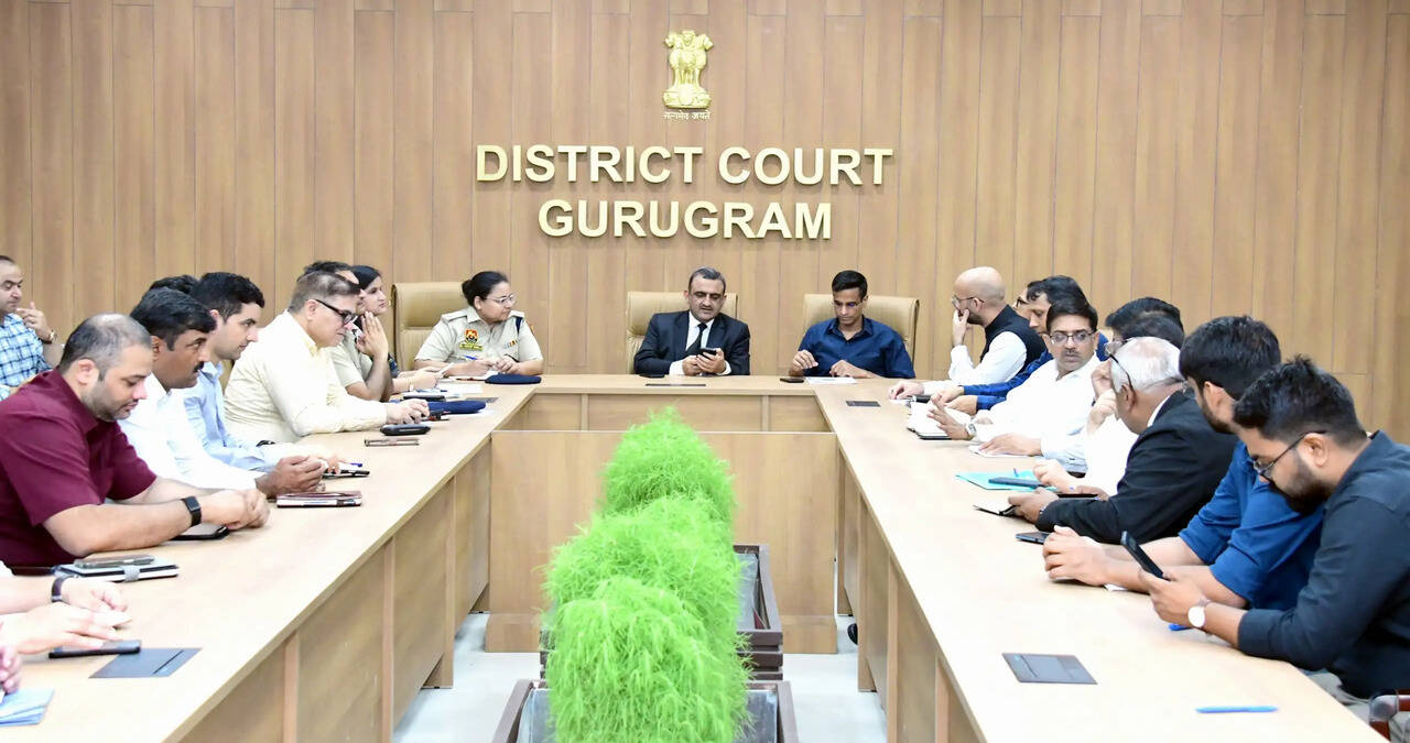 समारोह की प्रत्येक व्यवस्था समयबद्ध, सुरक्षित एवं प्रोटोकॉल के अनुरूप सुनिश्चित करने के दिए निर्देश