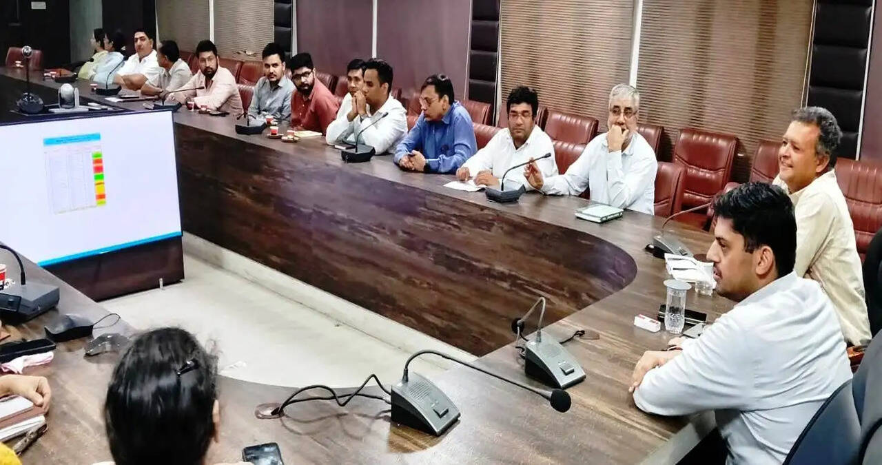&nbsp;एचपीवी टीकाकरण के प्रति जागरूकता के लिए एडीसी ने समीक्षा बैठक में ही प्रत्येक ब्लॉक स्तर पर नियुक्त किए नोडल अधिकारी