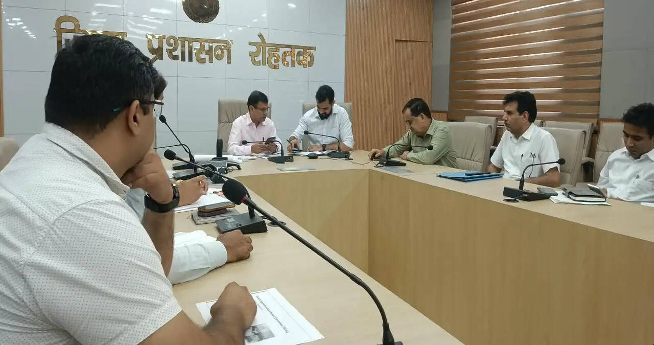 &nbsp;आईटीआई पास-आउट युवाओं को शिक्षुता एवं रोजगार के अवसर उपलब्ध करवाना प्राथमिकता:- उपायुक्त सतबीर सिंह