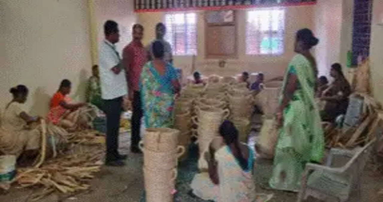 पारंपरिक कौशल से ग्रामीण उद्यमों तक: केवीआईसी ग्रामीण भारत में रच रहा आजीविका के नए अवसर