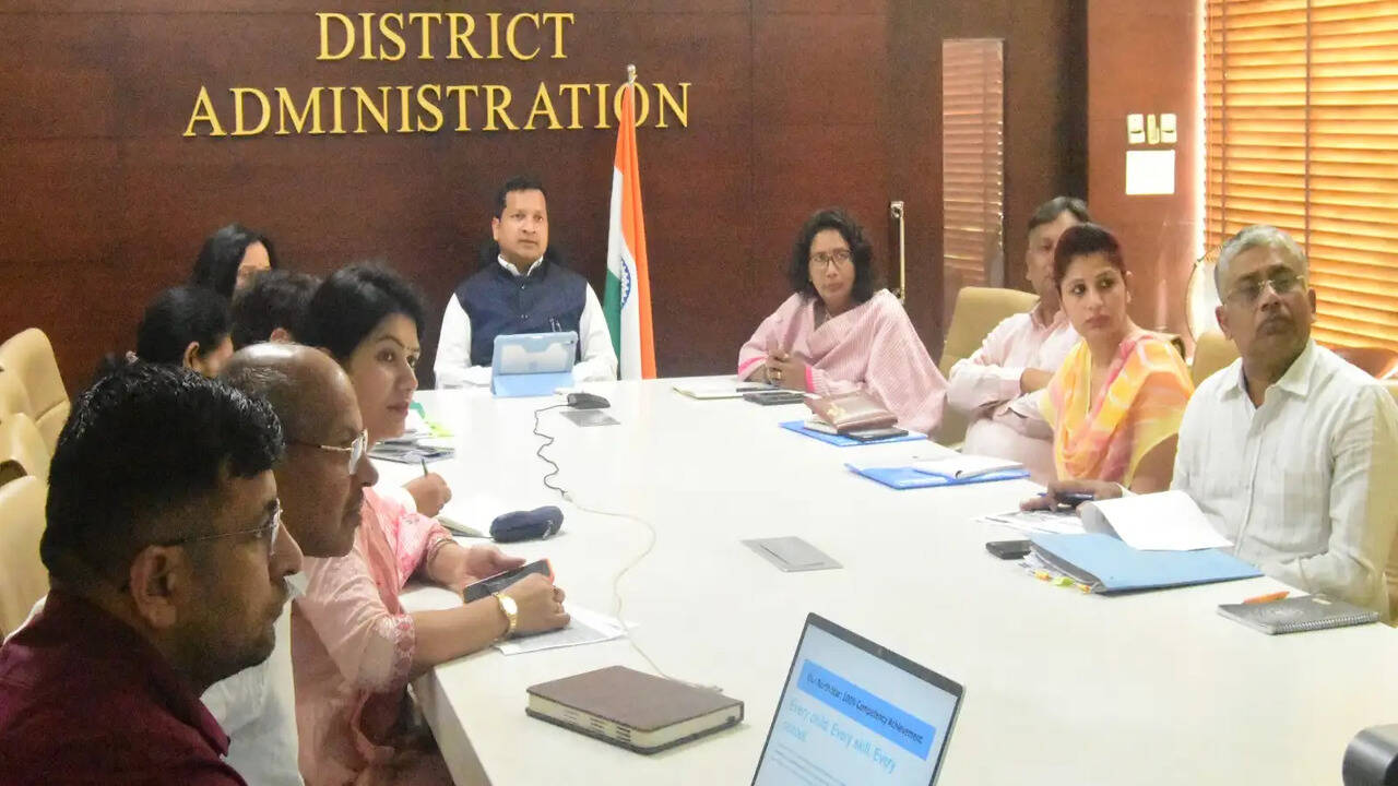 राजस्व सेवाओं तक नागरिकों की आसान पहुंच सुनिश्चित करना प्रशासन की है प्राथमिकता