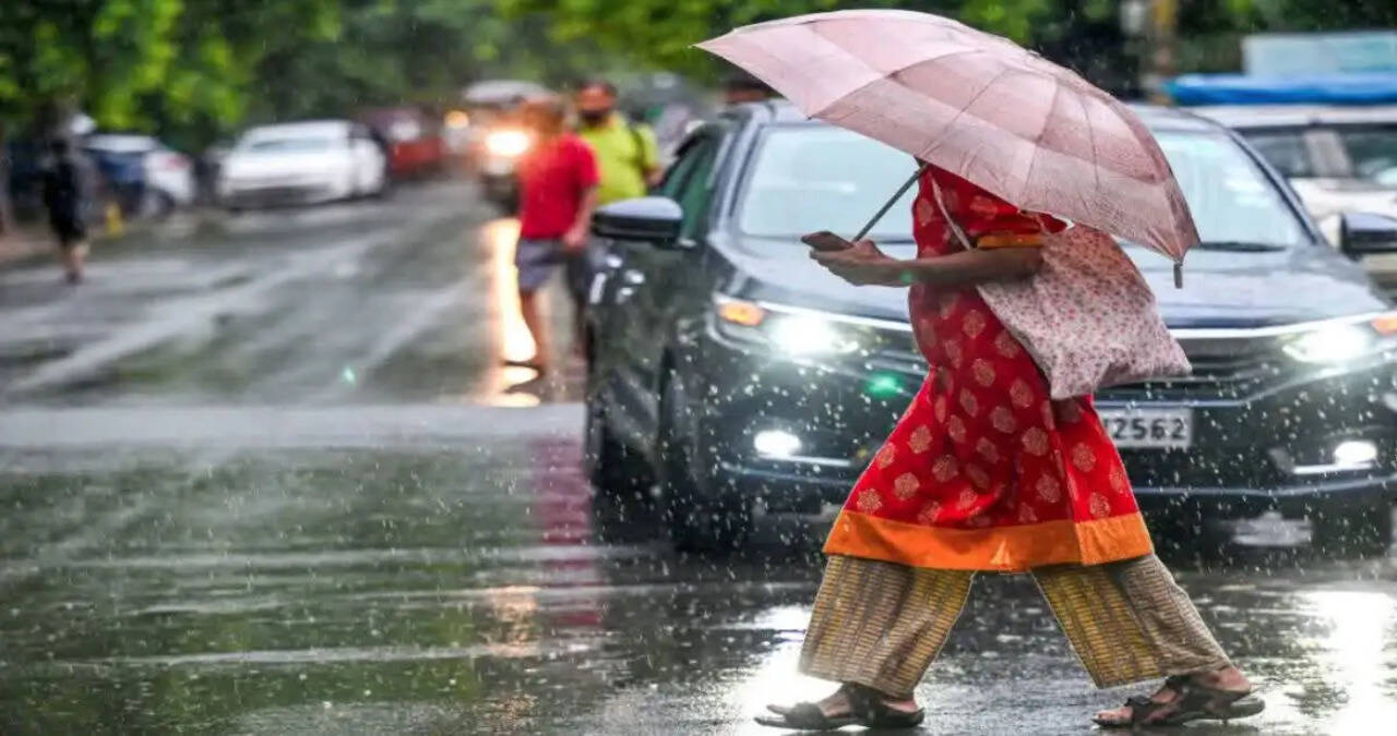 हरियाणा के 10 जिलों में बारिश का यलो अलर्ट:अब तक 22% कम बरसे बादल
