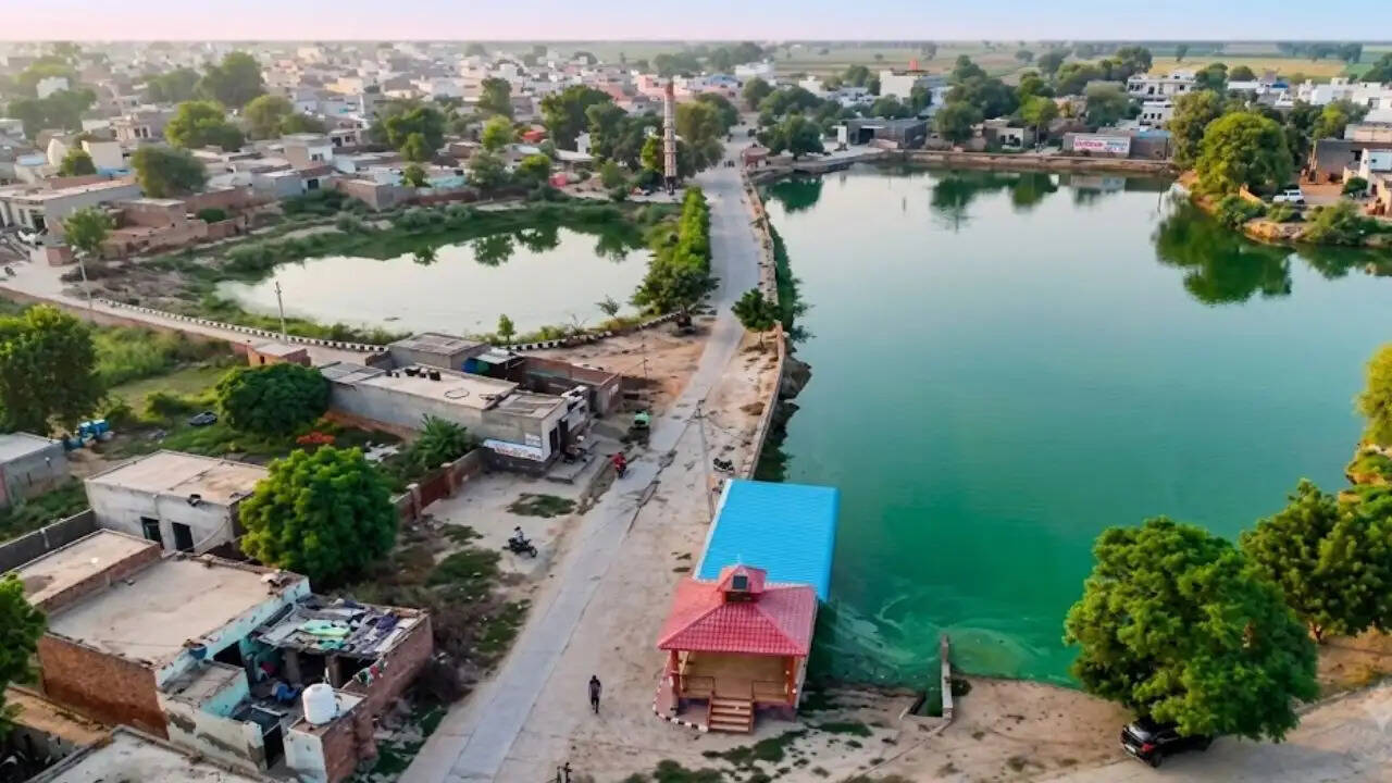 रिटायर्ड फौजी ने सरपंच बनकर बदल डाली हरियाणा के इस गांव की तस्वीर, खूबसूरती के आगे नतमस्तक हो जाएंगे आप