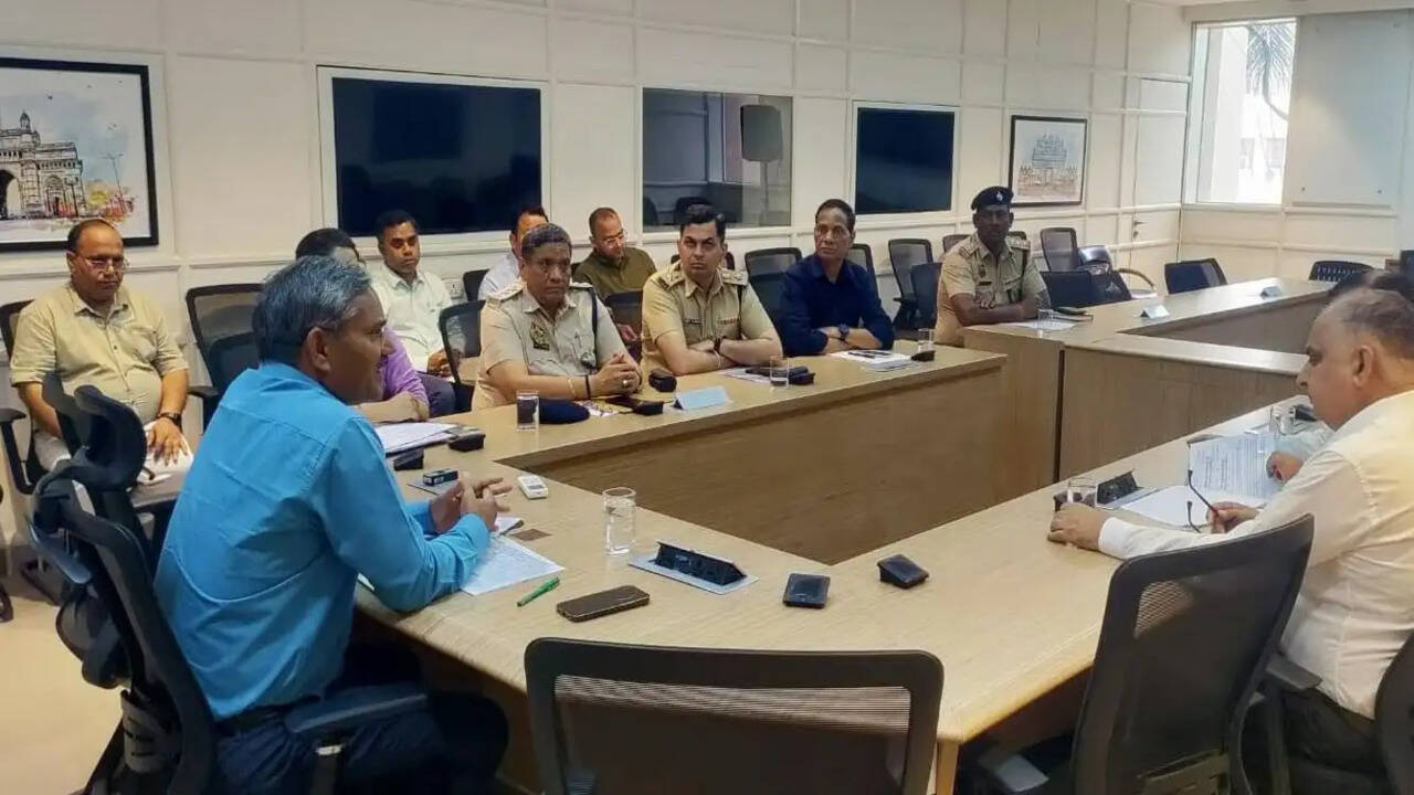 उपायुक्त महेंद्र पाल की अध्यक्षता में चिन्हित अपराध मामलों की मासिक समीक्षा बैठक आयोजित