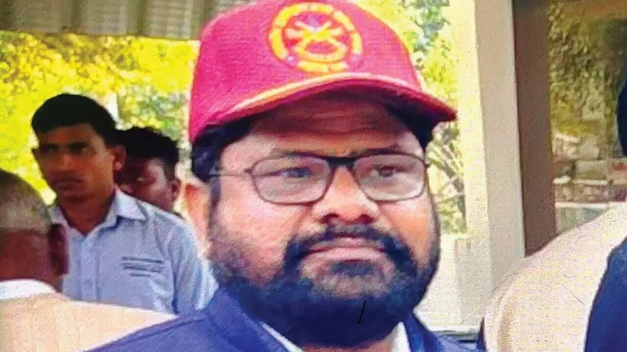 &nbsp;Collector Office Bribery Case: 5 लाख की रिश्वत लेते अधिकारी गिरफ्तार, पक्ष में फैसला सुनाने की एवज में मांगी थी रिश्वत