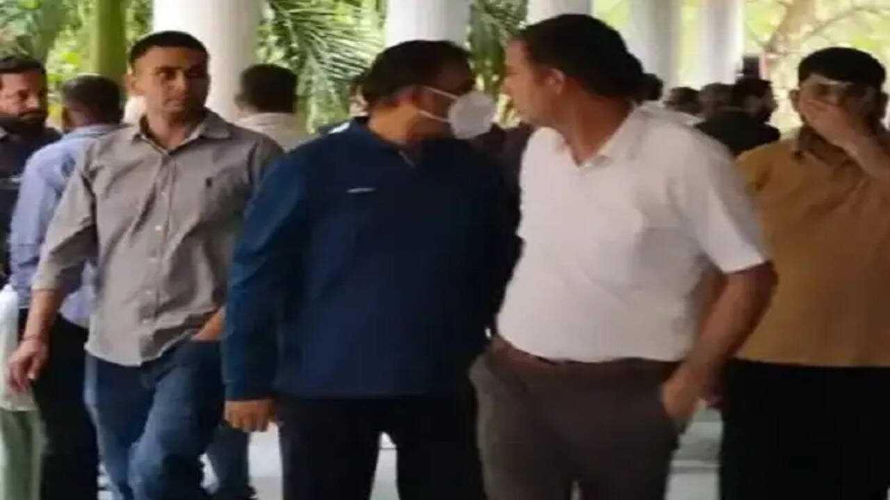 हरियाणा सरकार ने एचपीजीसीएल के वित्त निदेशक अमित दीवान को किया बर्खास्त