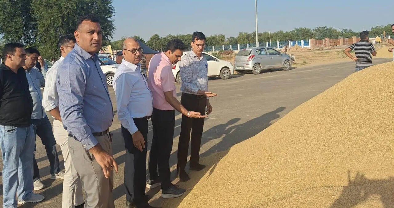 &nbsp;मंडियों में धान के स्टॉक का समयबद्ध उठान सुनिश्चित करें अधिकारी रू उप-निदेशक