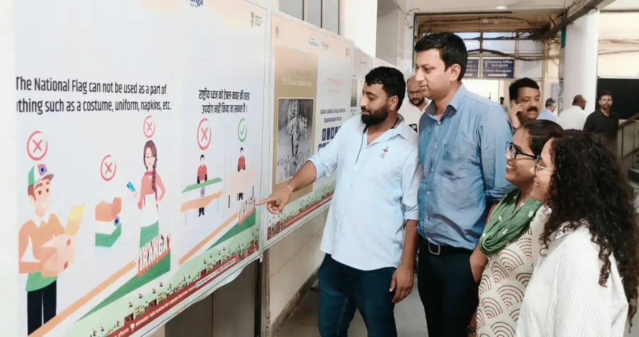 हर घर तिरंगा अभियान के तहत लघु सचिवालय में लगी विशेष प्रदर्शनी, देशभक्ति के रंग में रंगा परिसर