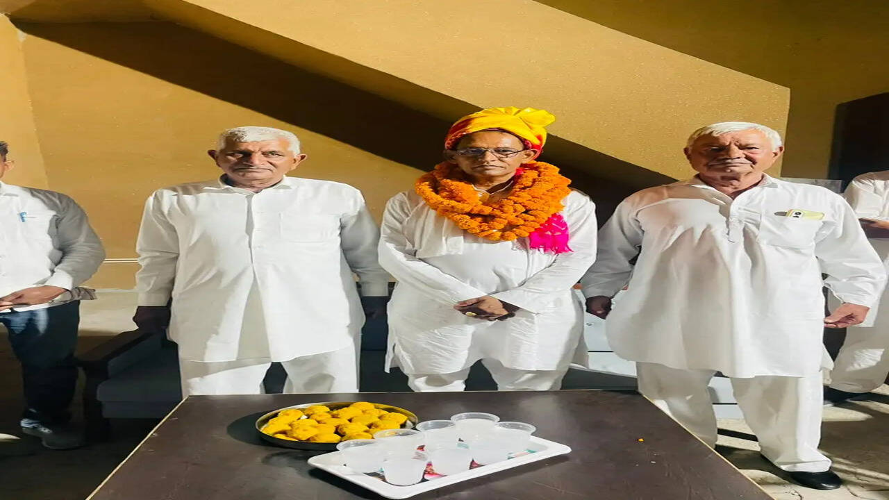 25 साल की निष्ठा का मिला सम्मान: जगदीश इंदौरा बने हिसार-1 ब्लॉक कांग्रेस अध्यक्ष