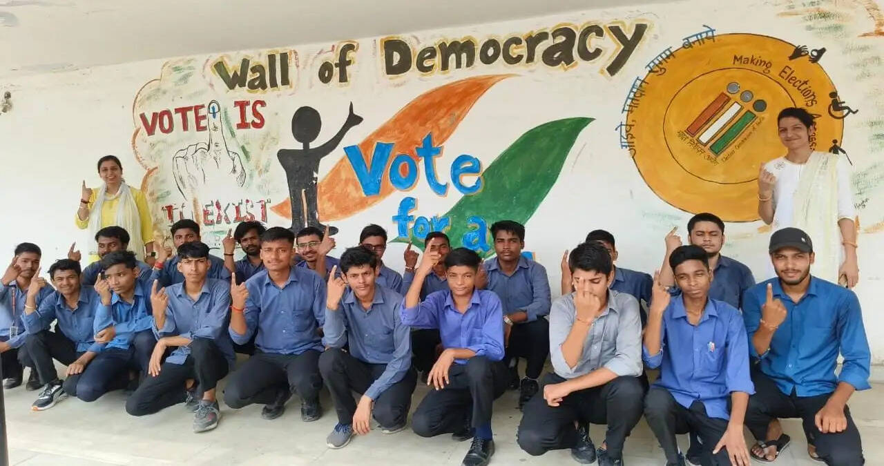 &nbsp;डीसी एवं जिला निर्वाचन अधिकारी वर्षा खांगवाल ने किया शेष बचे मतदाताओं से आह्वान