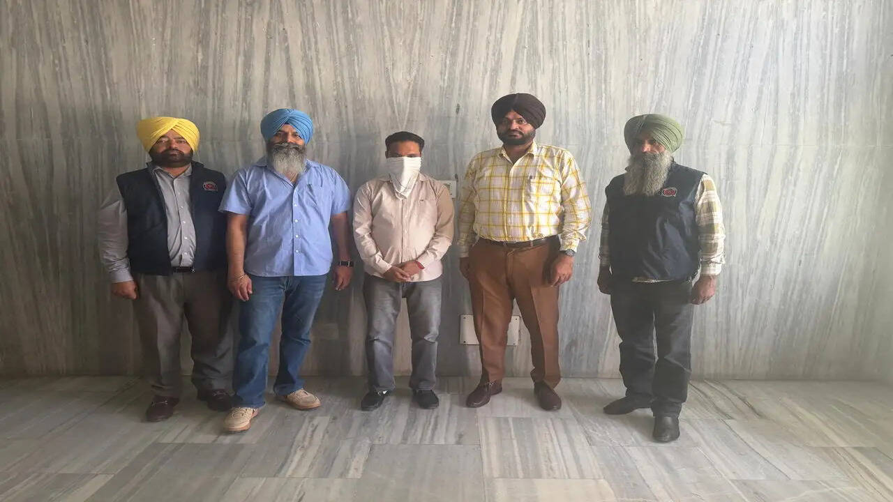 Punjab News: ऑनलाइन&nbsp;रिश्वत लेने वाला कानूनगो गिरफ्तार, 80000 की कर रहा था डिमांड