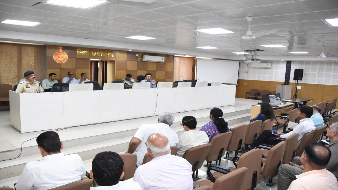 समाधान शिविर व सीएम विंडो की लंबित शिकायतों पर सख्ती, 2 दिन में निपटारे के निर्देश