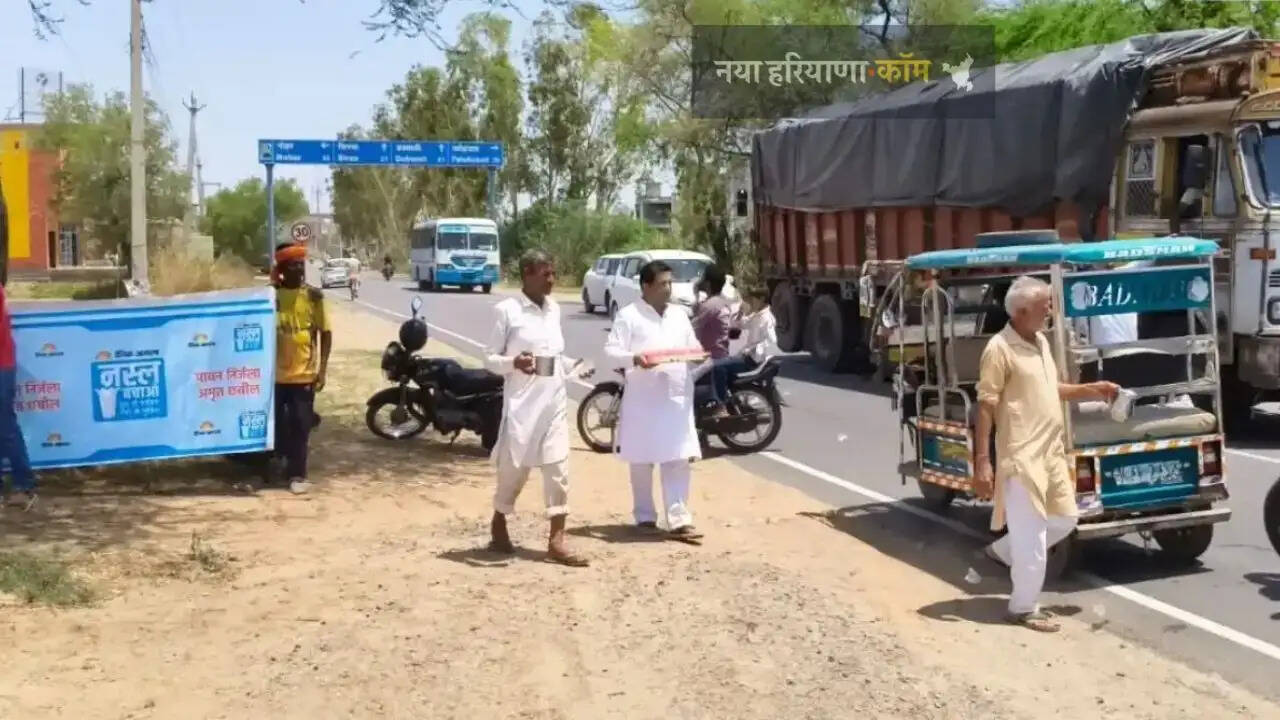 समाजसेवी रघुबीर कड़वासरा के प्रयासों से भादरा रोड पर पावन निर्जला पर अमृत छबील लगाकर पिलाया मीठा शर्बत दूध