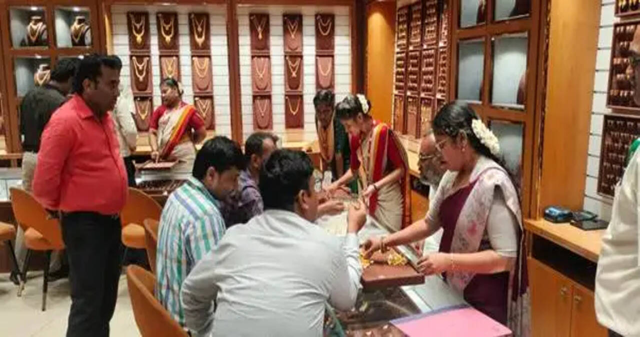 IS Cracks Down on Non-Hallmarked Gold Jewellery, 803.99 Grams Seized in Chennai