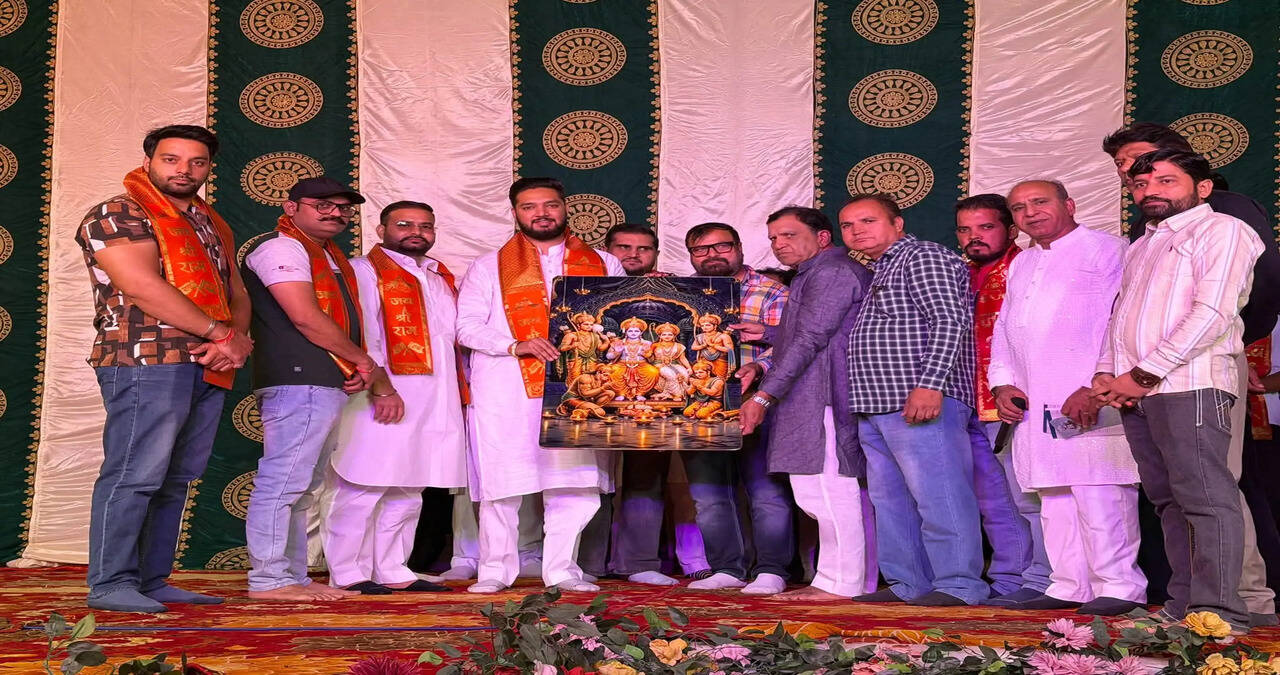एमसी मार्केट स्थित सियाराम चैरिटेबल ट्रस्ट की ओर से आयोजित रामलीला में प्रदेश युवा कांग्रेस के वरिष्ठ उपाध्यक्ष