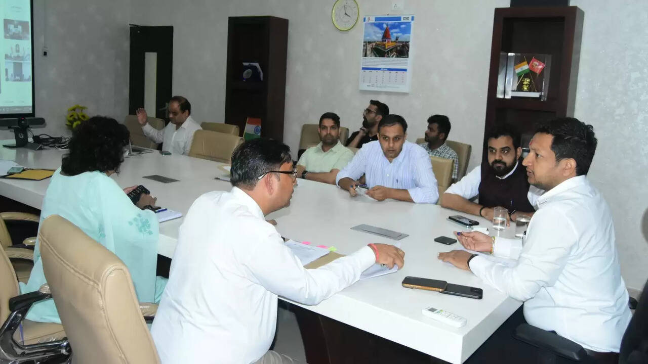 उपायुक्त सचिन गुप्ता के निर्देशानुसार राजकीय स्नातकोत्तर महिला महाविद्यालय की छात्राओं को दिया गया सिविल डिफेंस का प्रशिक्षण