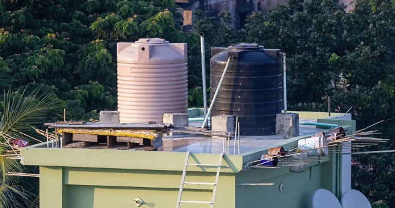 Water in Tank: घर में छत्त की टंकी में पानी रहेगा गर्म, करना होगा ये देसी जुगाड़, गीजर की नहीं रहेगी जरुरत