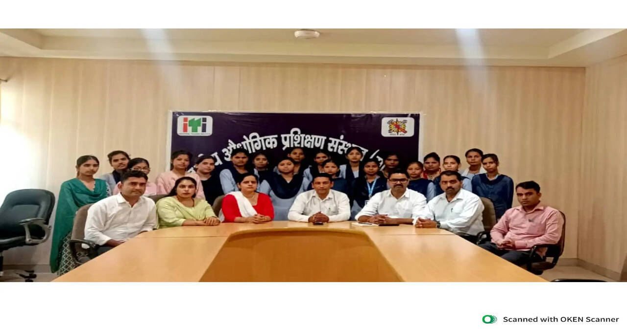 &nbsp;राजकीय औद्योगिक प्रशिक्षण संस्थान में प्री-प्लेसमेंट रोजगार मेला आयोजित, 19 छात्राओं का हुआ चयन