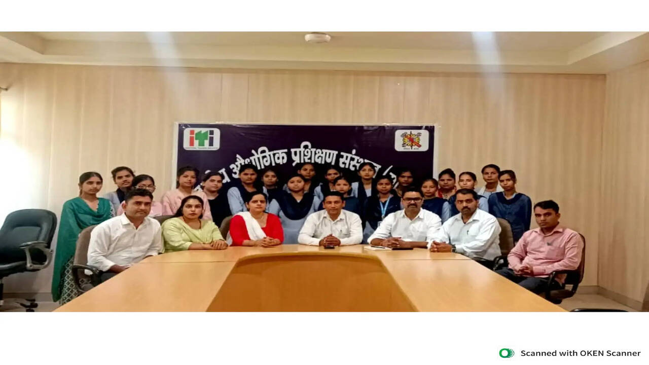 &nbsp;राजकीय औद्योगिक प्रशिक्षण संस्थान में प्री-प्लेसमेंट रोजगार मेला आयोजित, 19 छात्राओं का हुआ चयन