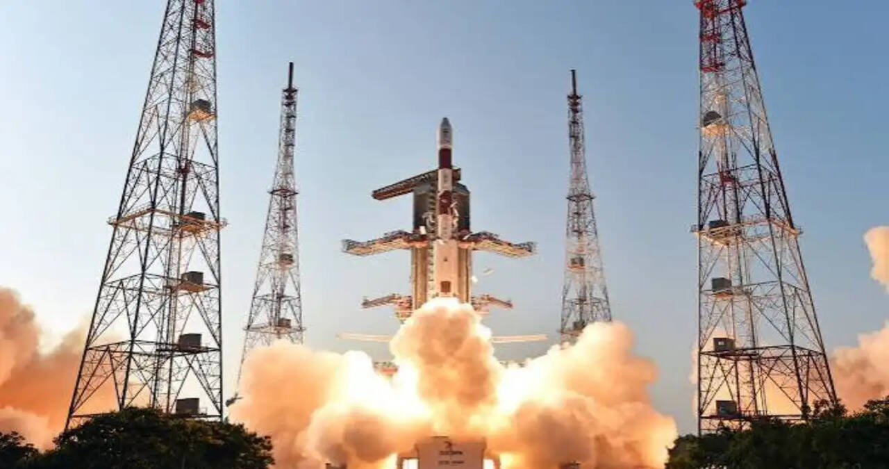 Prime Minister lauds ISRO for successful launch of GSLV-F17 carrying EOS-05