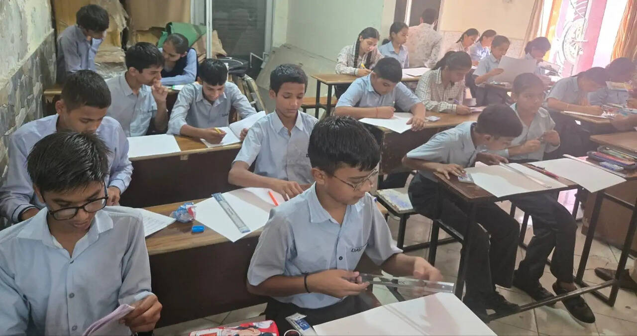 &nbsp;प्रश्नोतरी प्रतियोगिता में विधि रही प्रथम