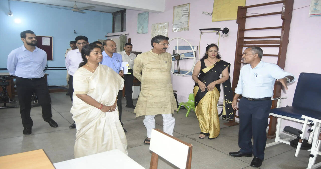 &nbsp;विशेष आवश्यकता वाले बच्चों को समाज की मुख्यधारा से जोड़ना सरकार की प्राथमिकता:- मंत्री कृष्ण कुमार बेदी