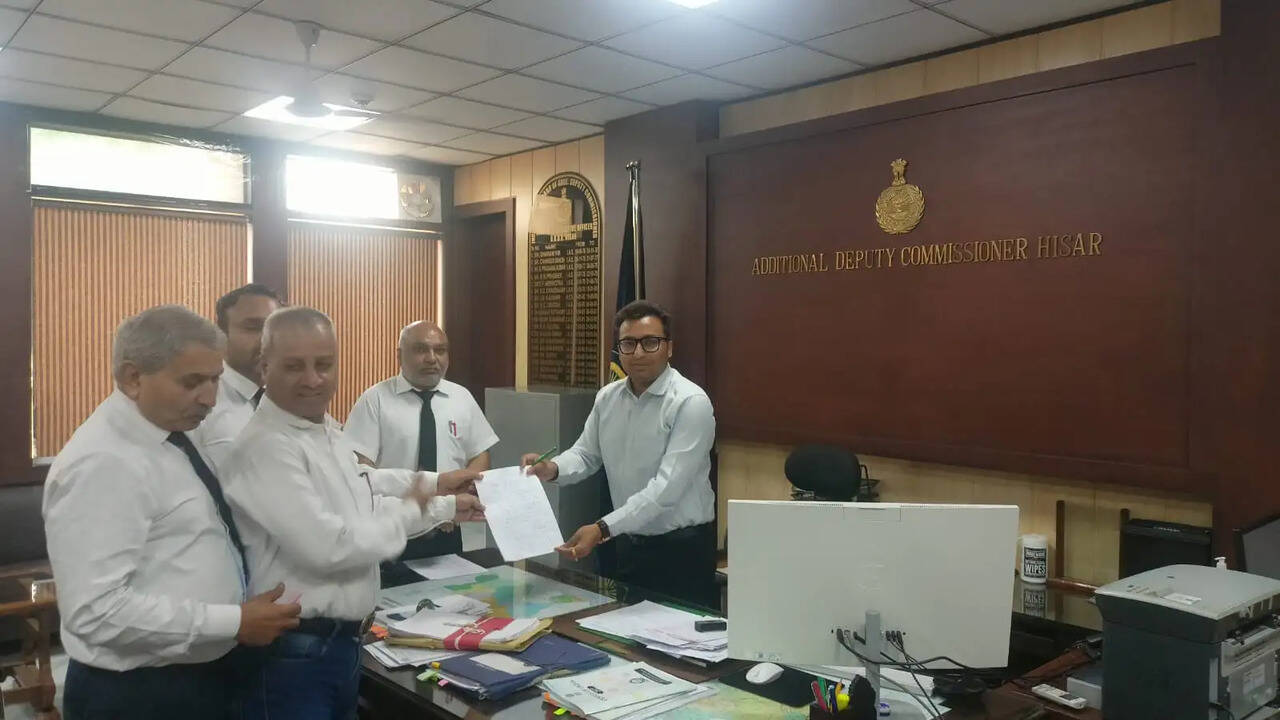 कचरे के ढेर से बढ़ा बीमारी का खतरा, वकीलों ने प्रशासन को चेताया