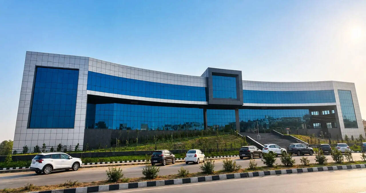 अटल मॉल एंड बैंक स्क्वेयर में दूसरे चरण के निर्माण हेतु ₹53 करोड़ की लागत से टेंडर अलॉट : ऊर्जा मंत्री अनिल विज