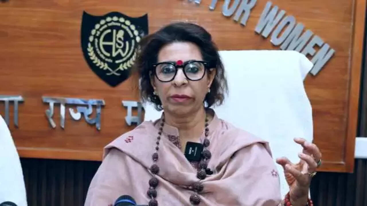 हरियाणा महिला आयोग के सामने पेश नहीं हुए गायक मासूम शर्मा, अध्यक्ष रेणू भाटिया ने कही बड़ी बात &nbsp;