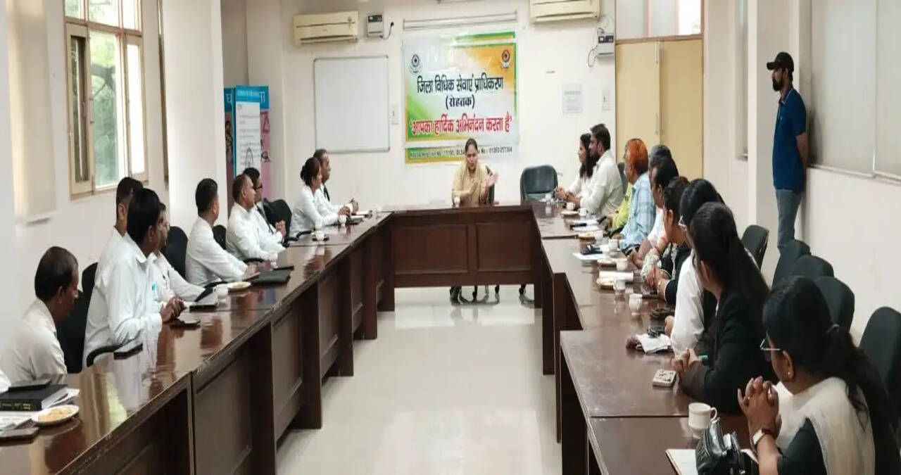 विद्यार्थियों को संस्कारवान एवं जिम्मेदार नागरिक बनाने में शिक्षक निभाएं अहम भूमिका :- उपायुक्त सतबीर सिंह