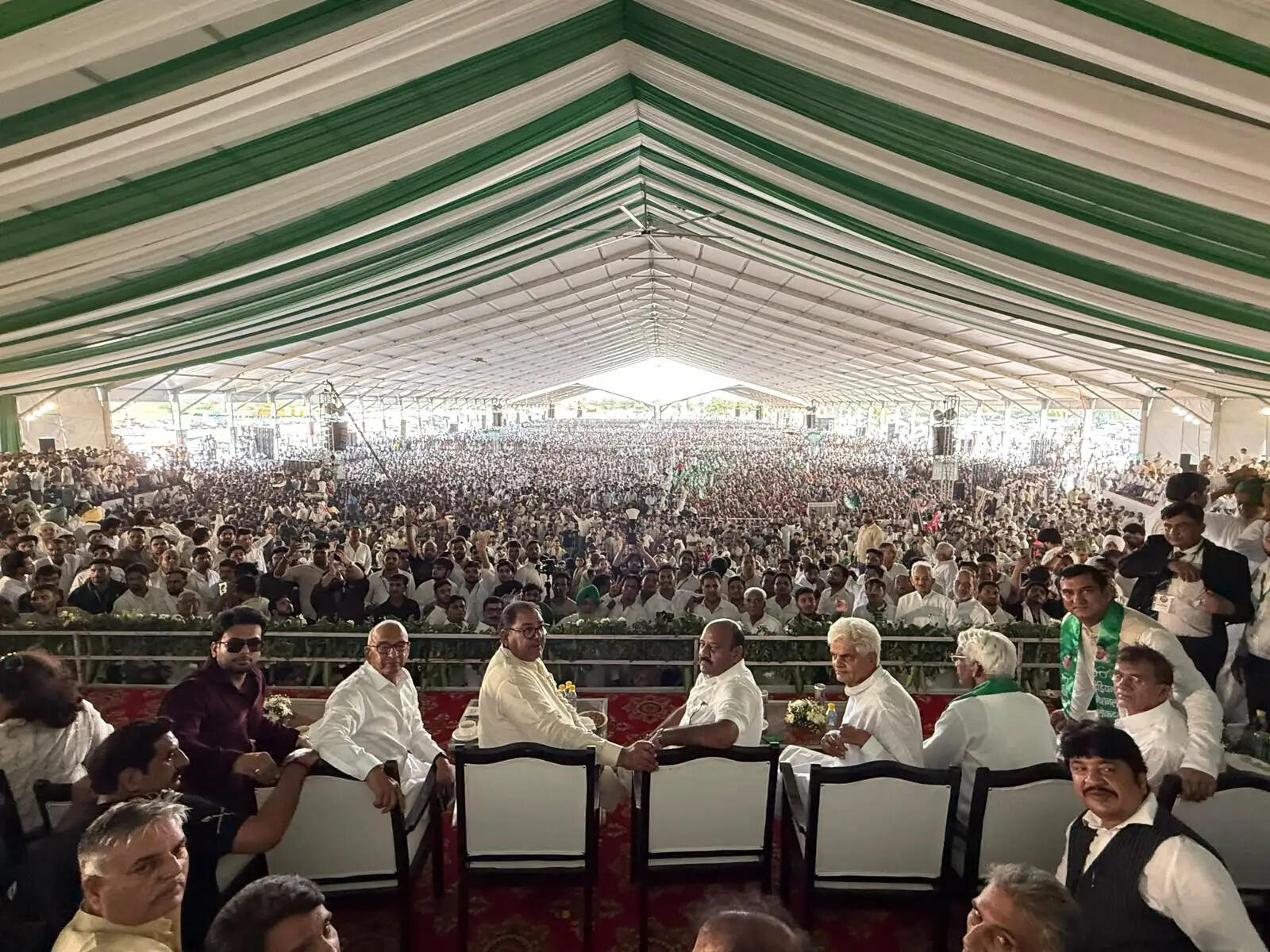 नूंह में पूर्व उपप्रधानमंत्री चौ. देवीलाल की 113वीं जयंती पर आयोजित सम्मान दिवस रैली में उमड़ा जनसैलाब