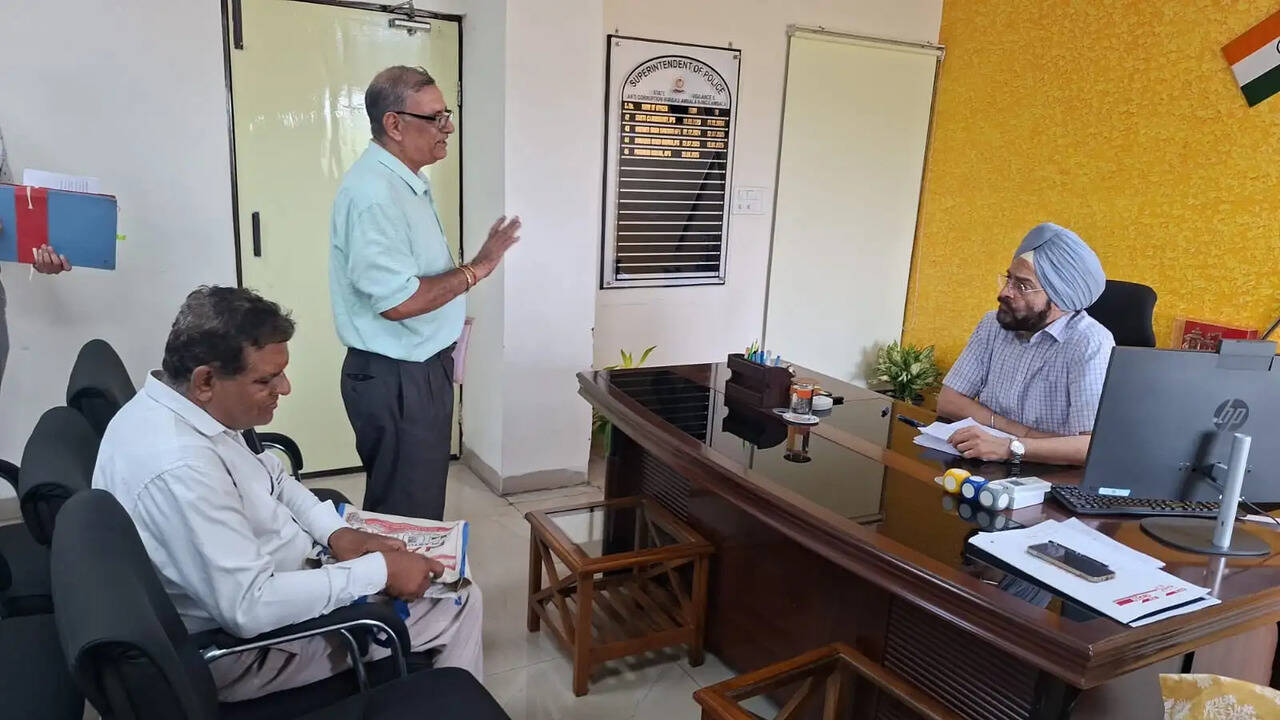 &nbsp;&nbsp;&nbsp;राज्य सतर्कता एवं भ्रष्टाचार निरोधक ब्यूरो&nbsp;&nbsp;&nbsp;प्रमुख का अंबाला और कैथल दौरा, कार्यों की समीक्षा*