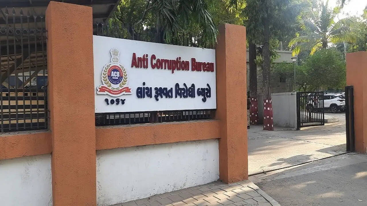 जमीन आवंटन विभाग के उप तहसीलदार सहित दो 4.50 लाख की रिश्वत लेते गिरफ्तार, ACB की बड़ी कार्रवाई&nbsp;