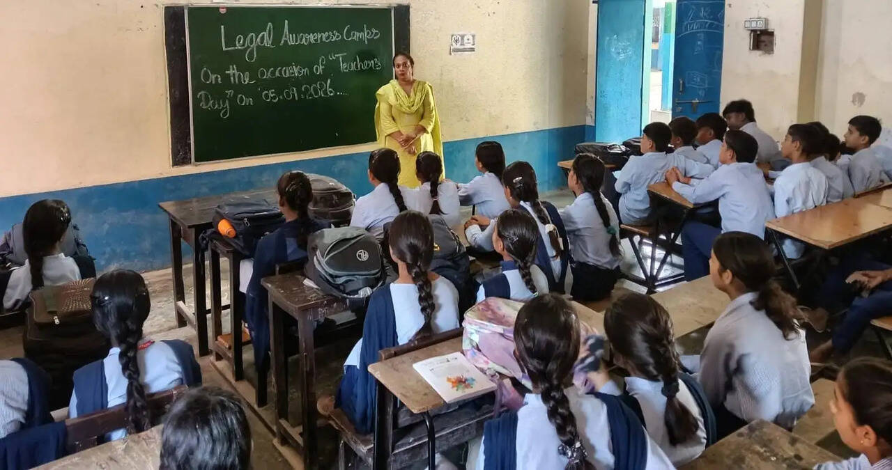 शिक्षक दिवस के अवसर पर जागरूकता कार्यक्रम आयोजित