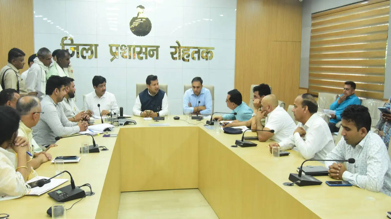 &nbsp;सरकारी खरीद एजेंसिया मंडियों व खरीद केंद्रों में गेहूं की खरीद एवं उठान की गति बढाएं :- उपायुक्त सचिन गुप्ता