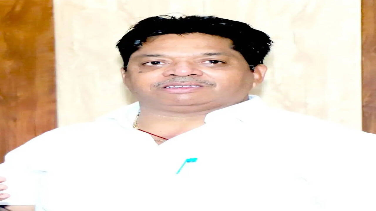 स्थानीय बिजली निगम प्रशासन ने अपने ही विभाग के मंत्री के आदेशों की धज्जियां उड़ा कर रख दी