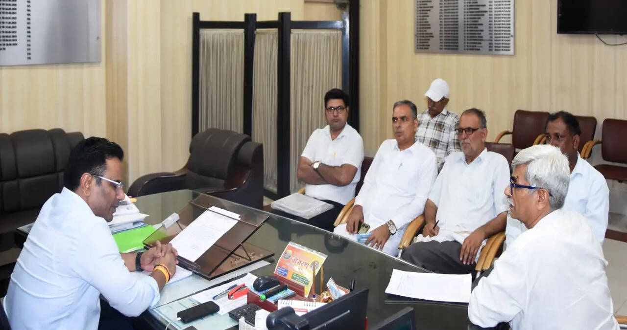 &nbsp;एसडीएम ने राजनीतिक दलों के प्रतिनिधियों के साथ एसआईआर की समीक्षा बैठक की