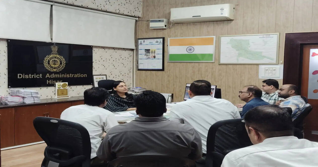 राज्य स्तरीय मेगा जॉब फेयर की तैयारियों को लेकर समीक्षा बैठक आयोजित